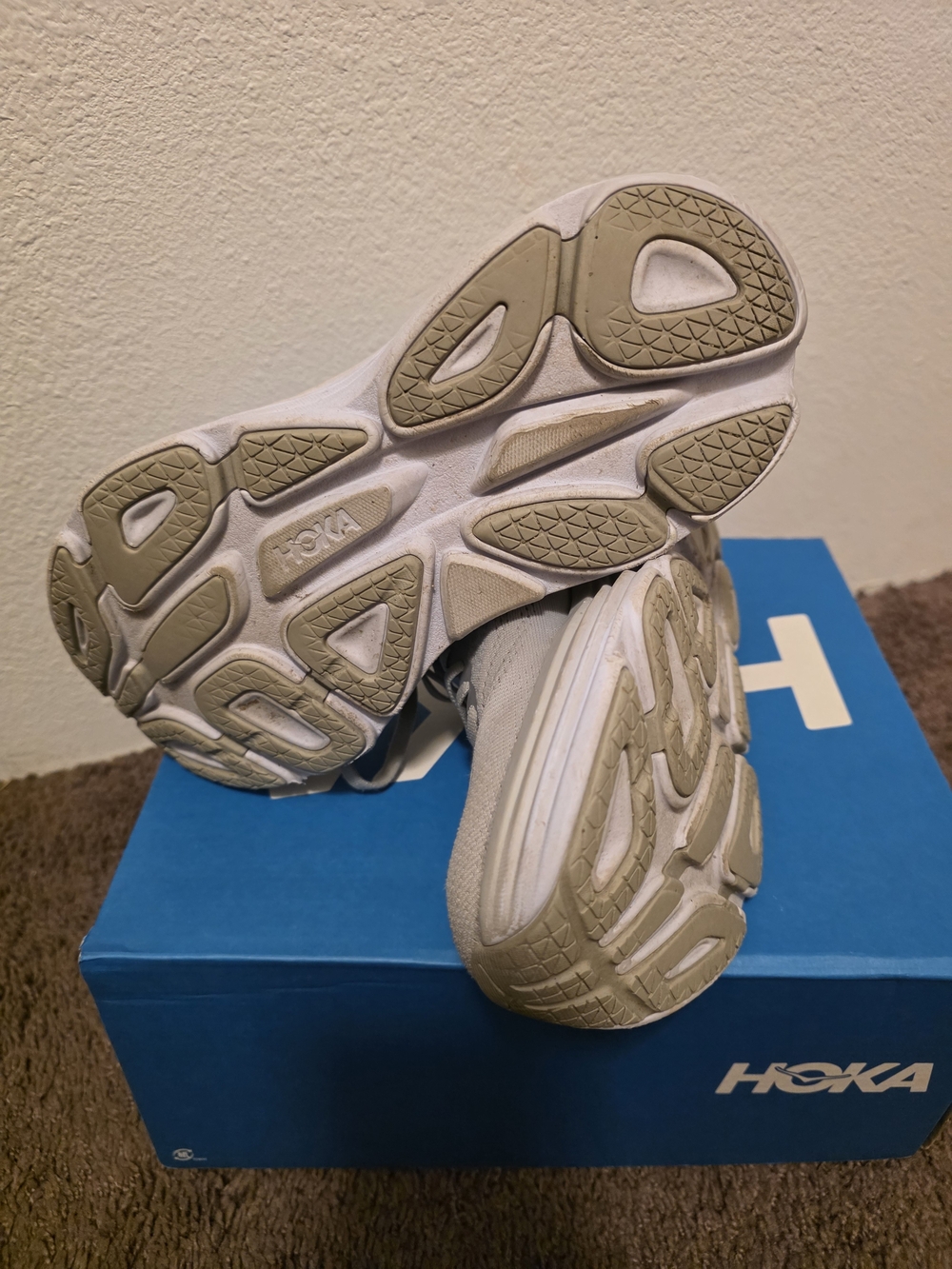 HOKA Lightweight White/Tan Running Shoes